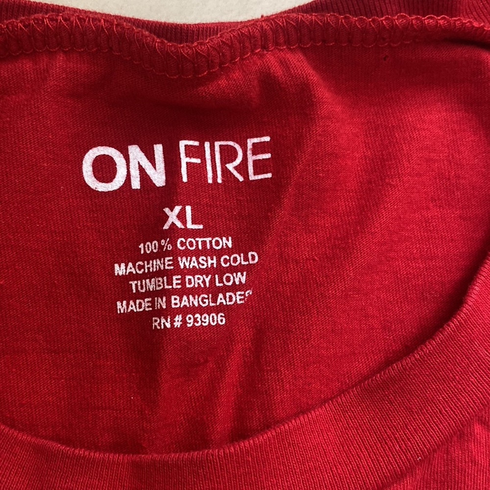 ON Fire Womens L/XL Red Long Tee Shirt. Scoop hem. Vogue Magazine Graphic. So - Picture 11 of 11